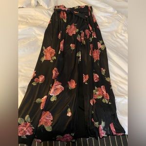 Brand New with tags JLUX LABEL high waisted floral maxi skirt